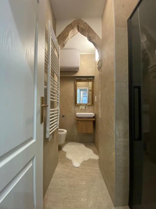 Diokletian'S Golden Nest Apartment สปลิท ภายนอก รูปภาพ