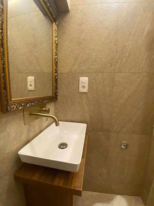 Diokletian'S Golden Nest Apartment สปลิท ภายนอก รูปภาพ