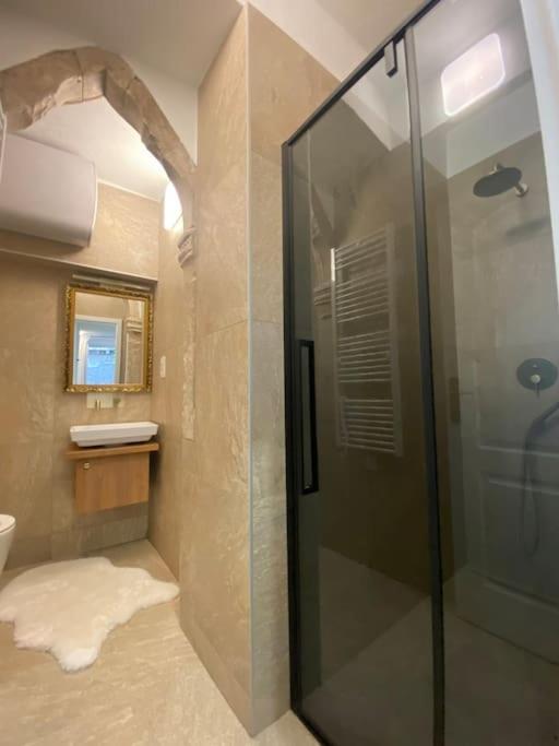 Diokletian'S Golden Nest Apartment สปลิท ภายนอก รูปภาพ