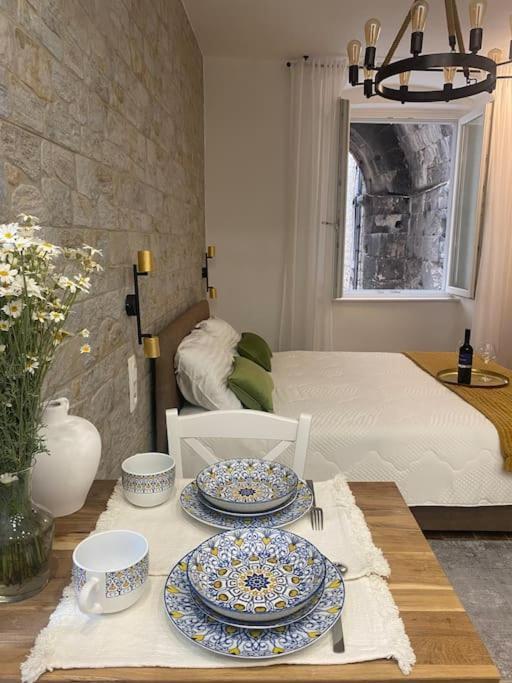 Diokletian'S Golden Nest Apartment สปลิท ภายนอก รูปภาพ